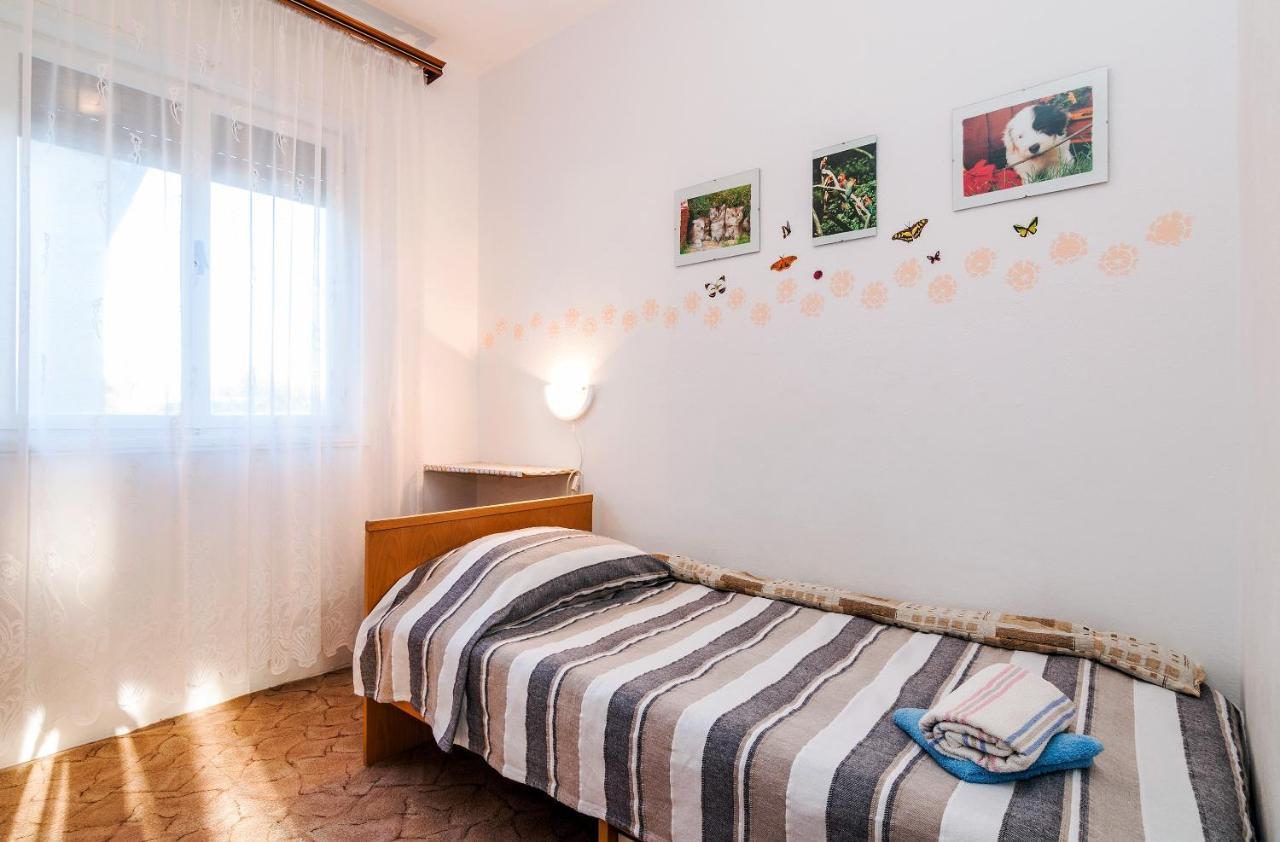 Apartments For Families With Children Privlaka, Zadar - 5747 Exterior foto